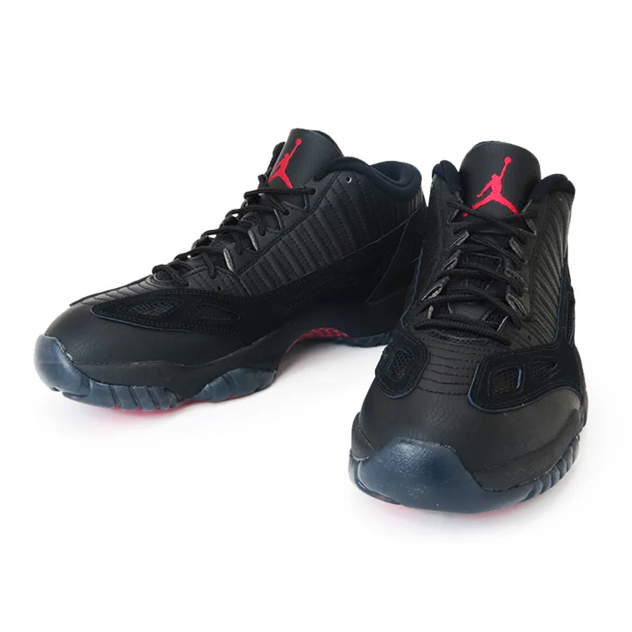 JORDAN 11 IE LOW "REFEREE"