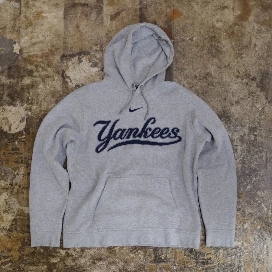 NIKE NEW YORK YANKEES SCRIPT LOGO HOODY GREY