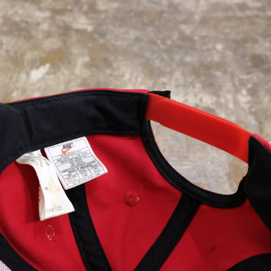 NIKE 6 PANEL HAT RED