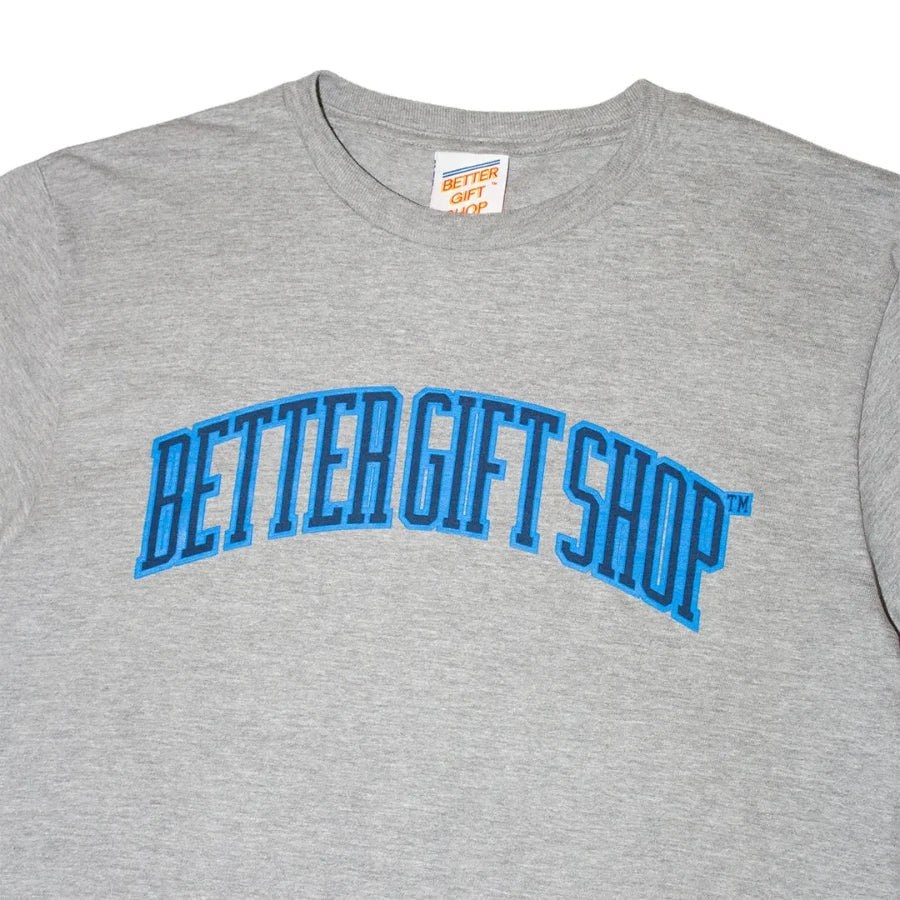 BETTER™ GIFT SHOP - "GIFT SHOP COLLEGIATE" GREY S/S T-SHIRT