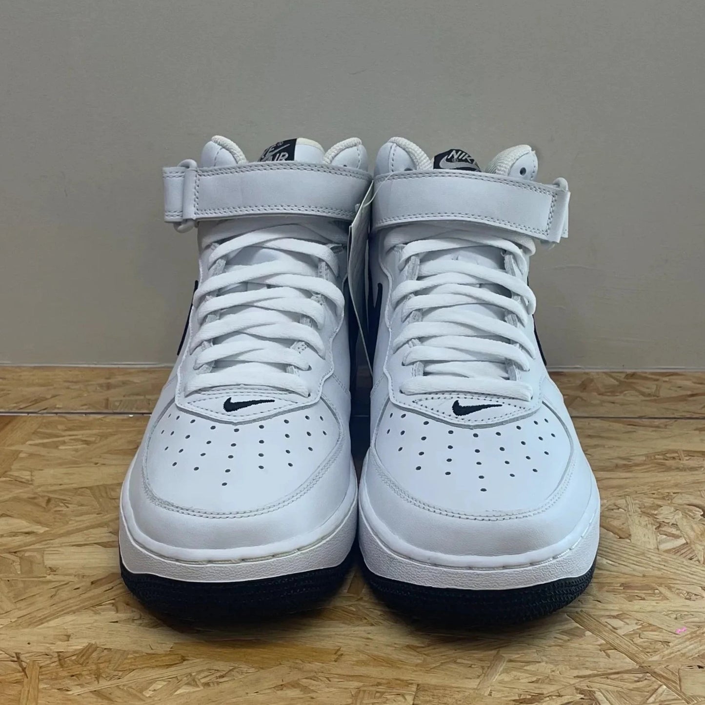 AIR FORCE 1 MID "WHITE BLACK 2004" (20240402001)
