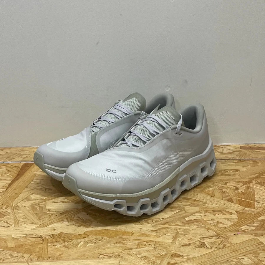 ON WOMEN'S CLOUDMONSTER 2 POST ARCHIVE FACTION "MOONDUST/CHALK" (20240904002)