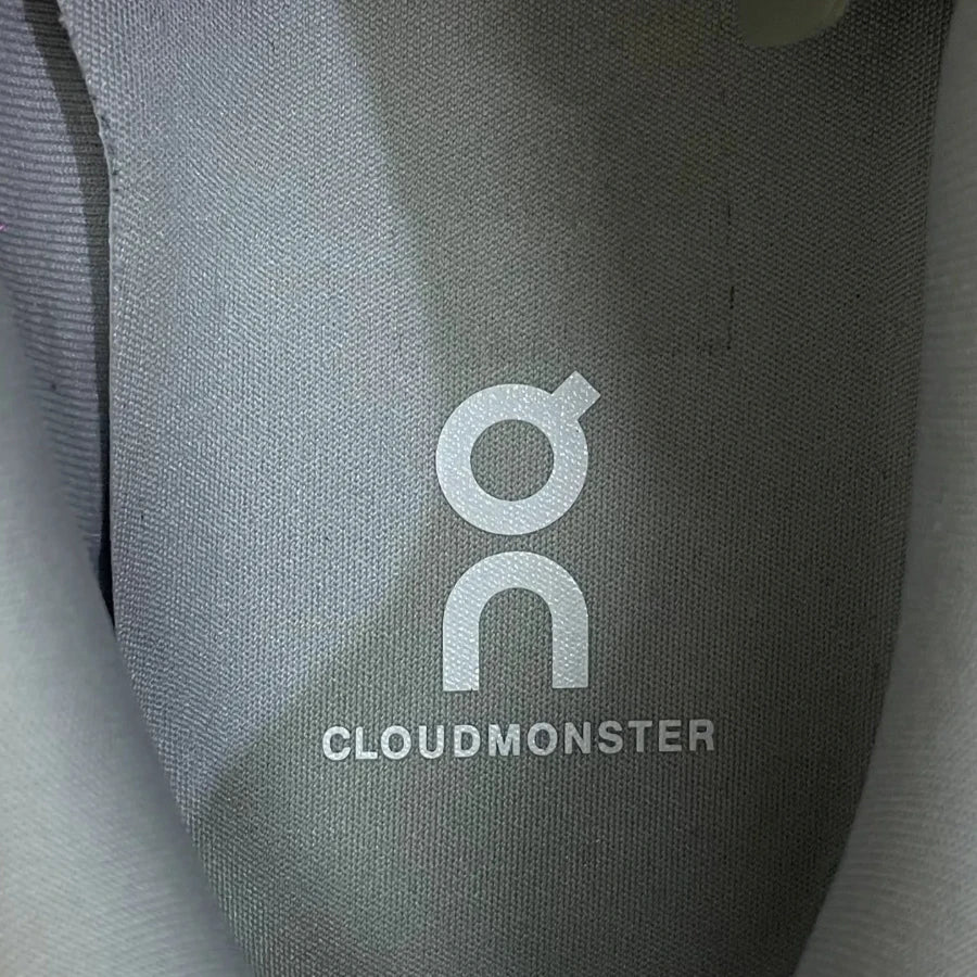 ON WOMEN'S CLOUDMONSTER 2 POST ARCHIVE FACTION "MOONDUST/CHALK" (20240904002)