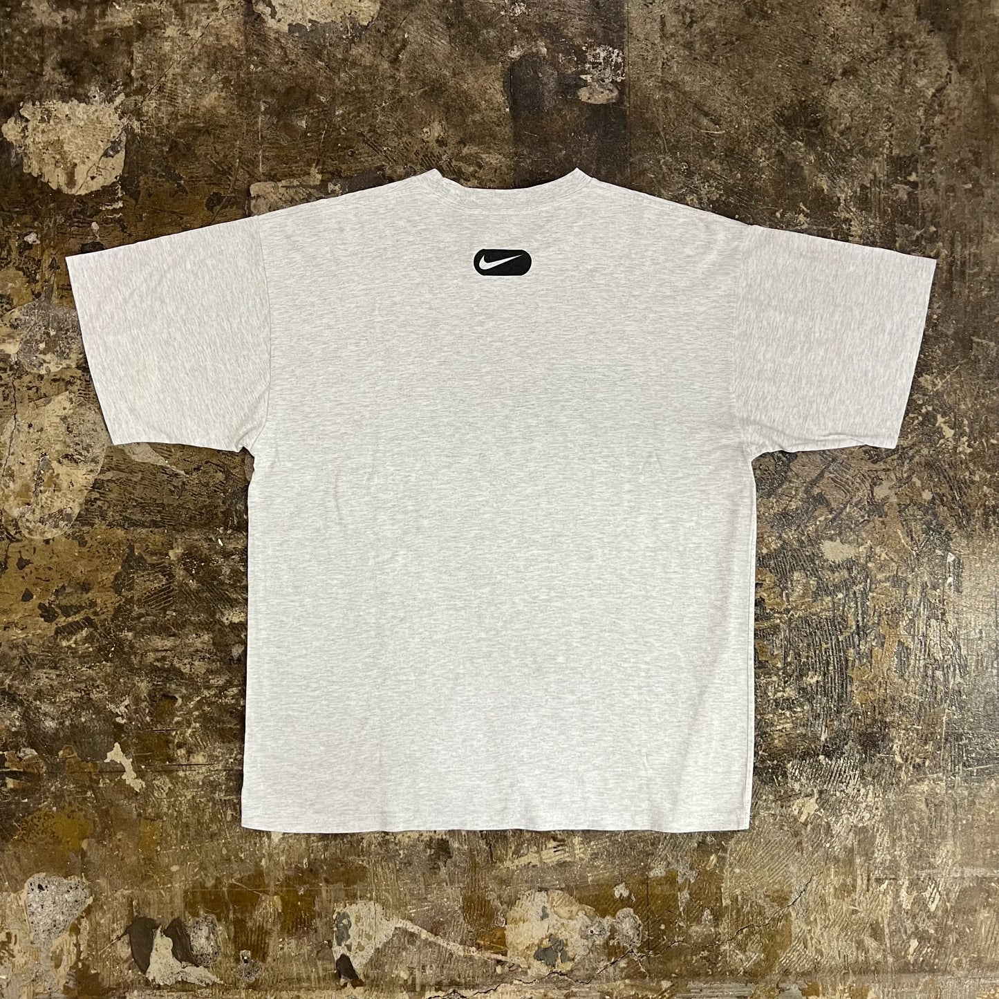 NIKE LOGO BASKETBALL T-SHIRT GREY